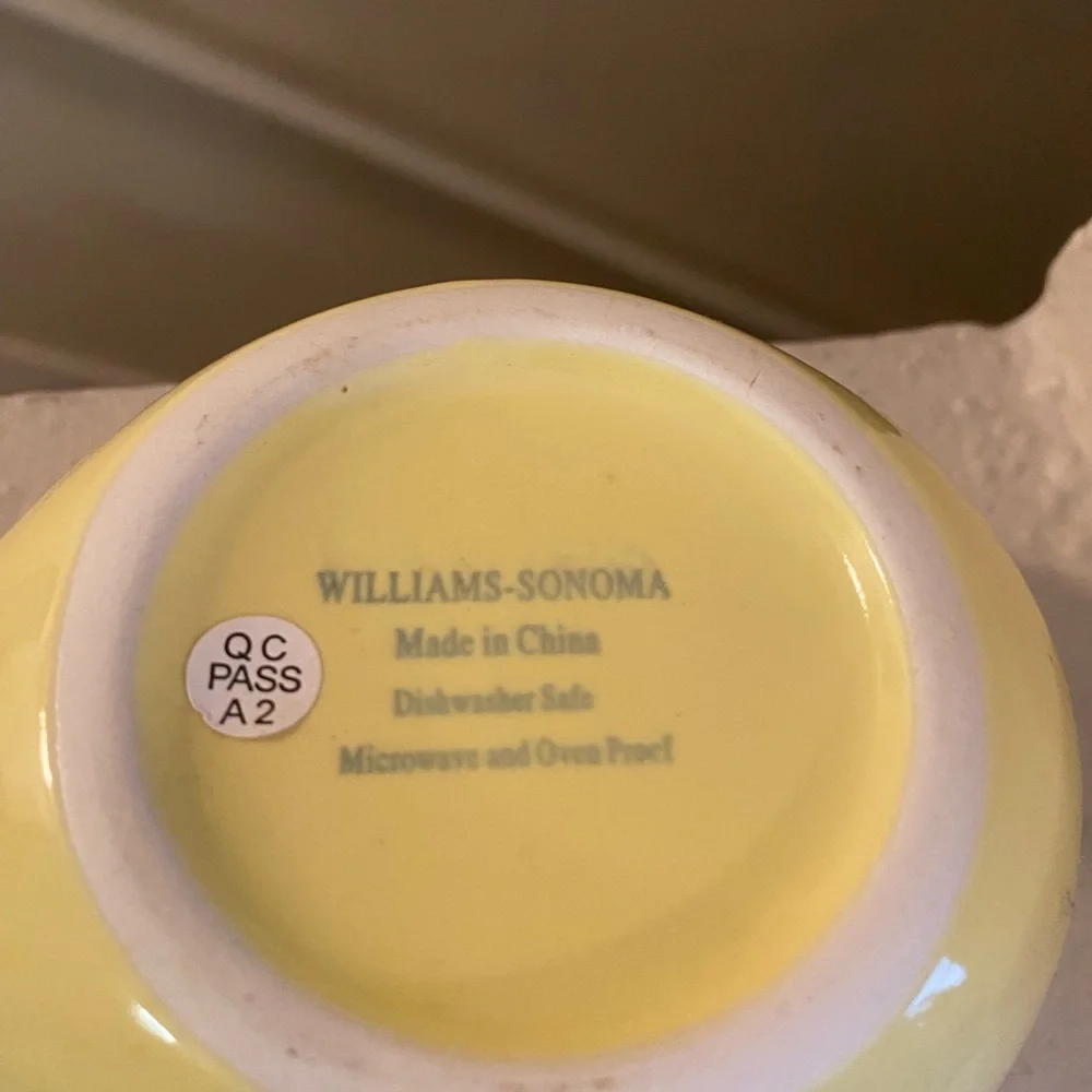 Williams Sonoma Easter Egg Bowl Set. 2002.NWT in Box.